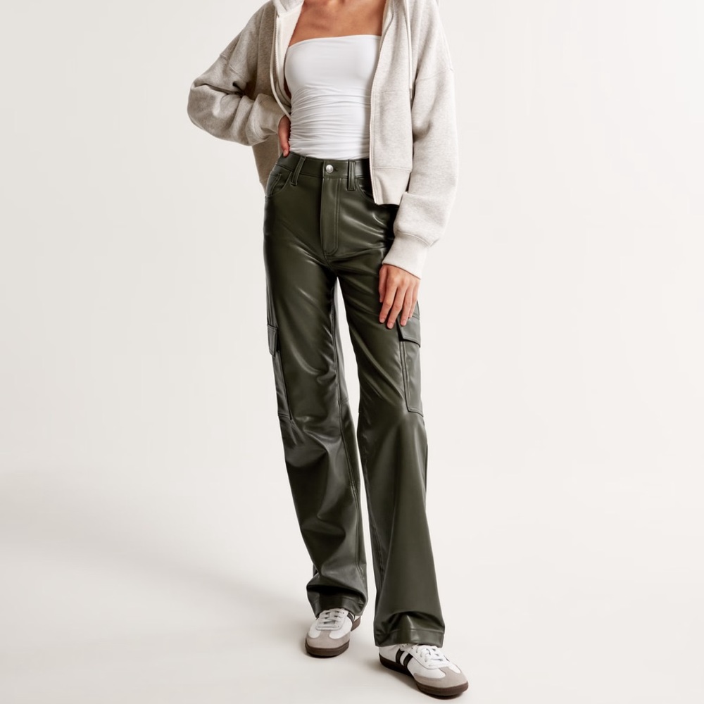 Vegan Leather Cargo 90s Relaxed Pant